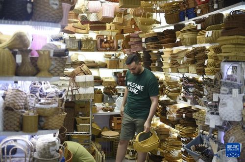 持續(xù)擦亮“世界小商品之都”金名片 義烏商品批發(fā)貿(mào)易的全球之路