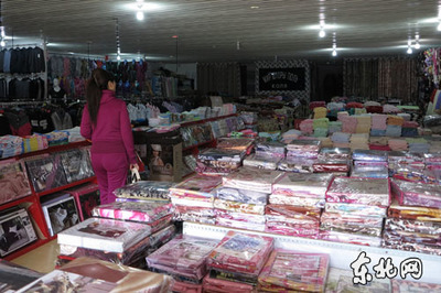 誠信鑄就金橋——同江市同鑫對(duì)俄批發(fā)市場(chǎng)的繁榮之路